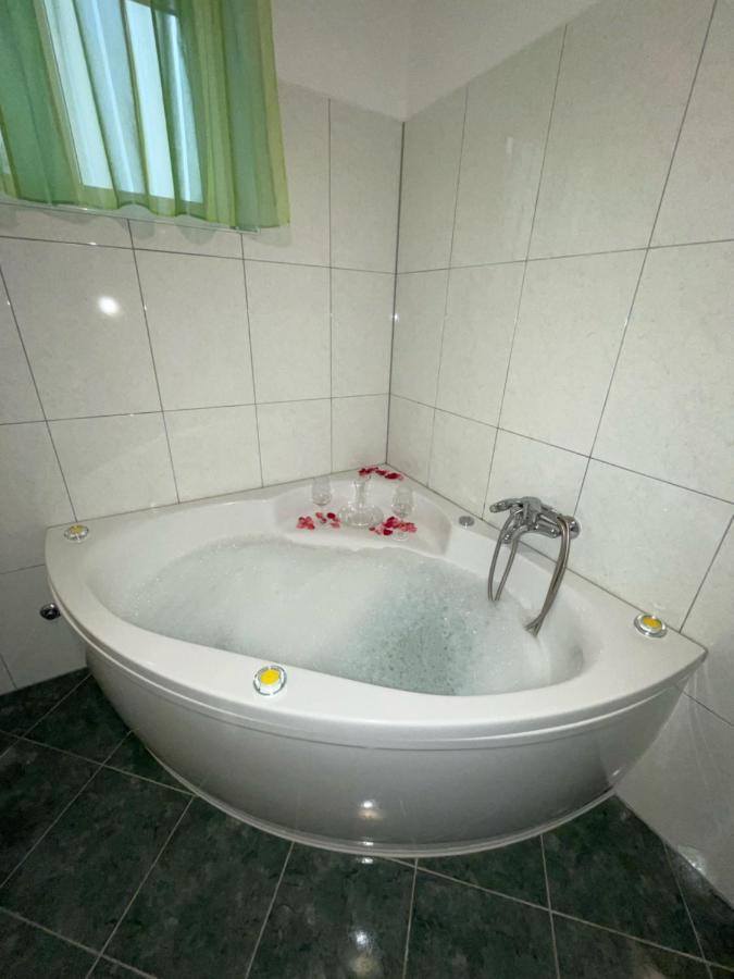 Varea Apartament Ližnjan